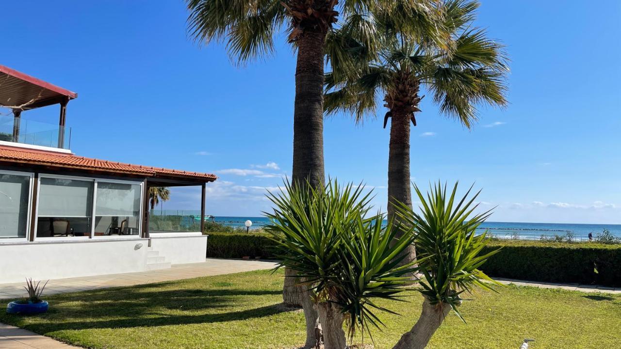 Beachfront Villa - Dasaki Larnaca Exteriör bild